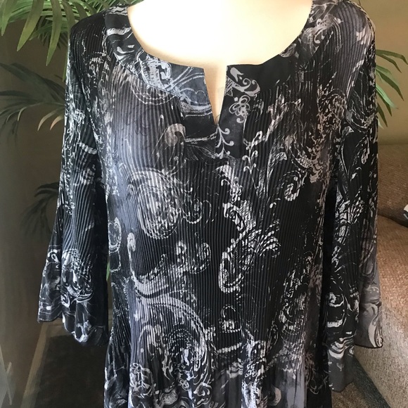 JMS pleated stretch plus size pullover top - Picture 3 of 6